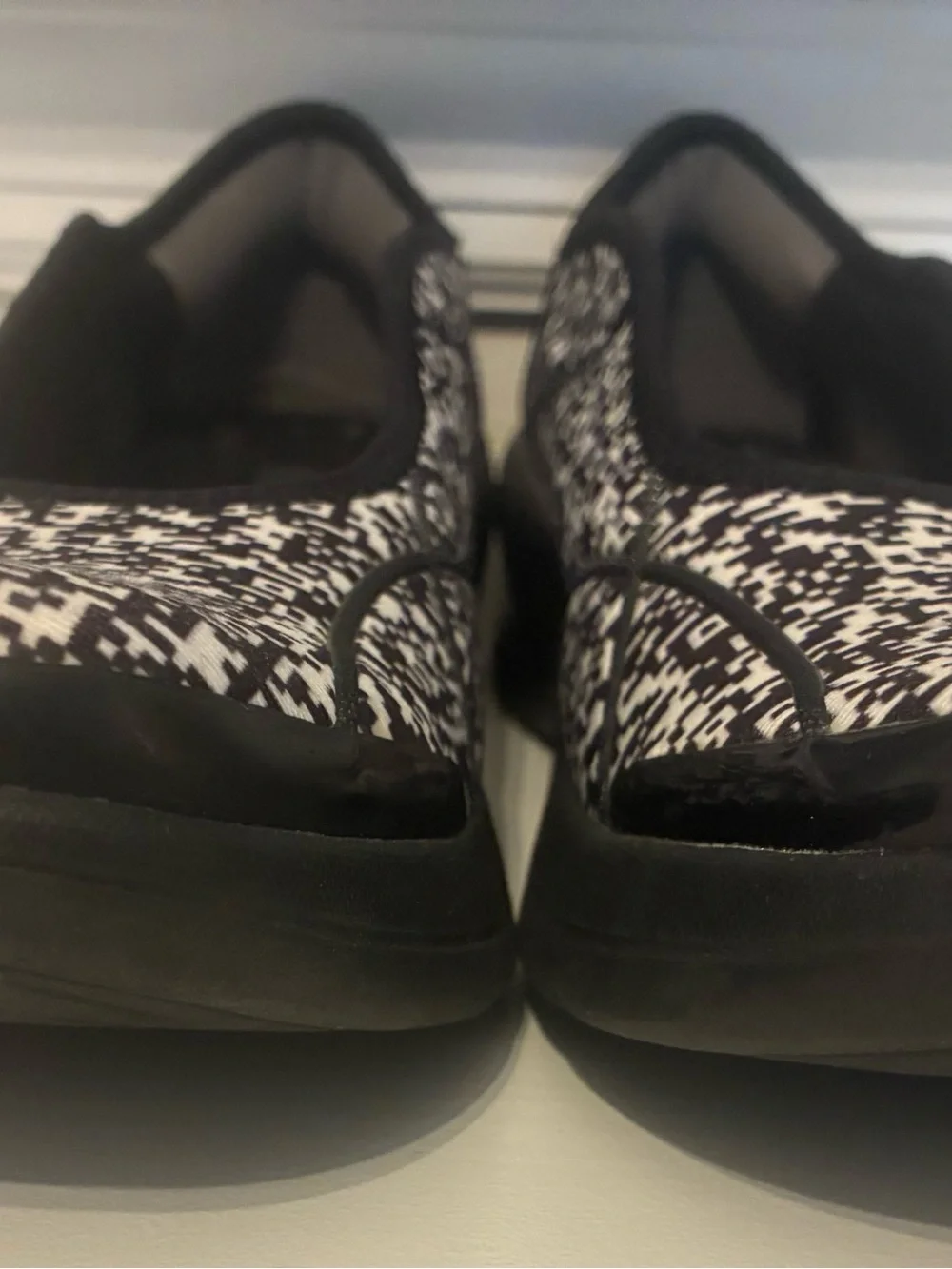 Bzees Shoes women’s sneakers slip ons size 9